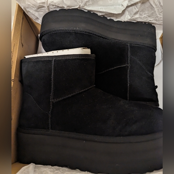 UGG Classic Mini Platform Booties Black Size 9 NEW NWB - Picture 4 of 5